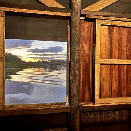 Cabana Flotante Kurupira Летисия Экстерьер фото