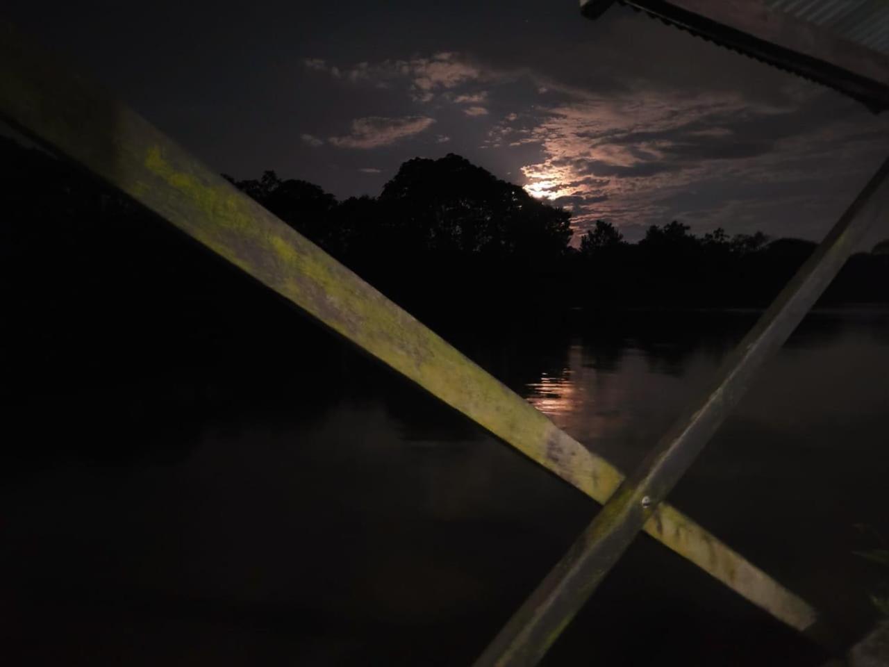 Cabana Flotante Kurupira Летисия Экстерьер фото