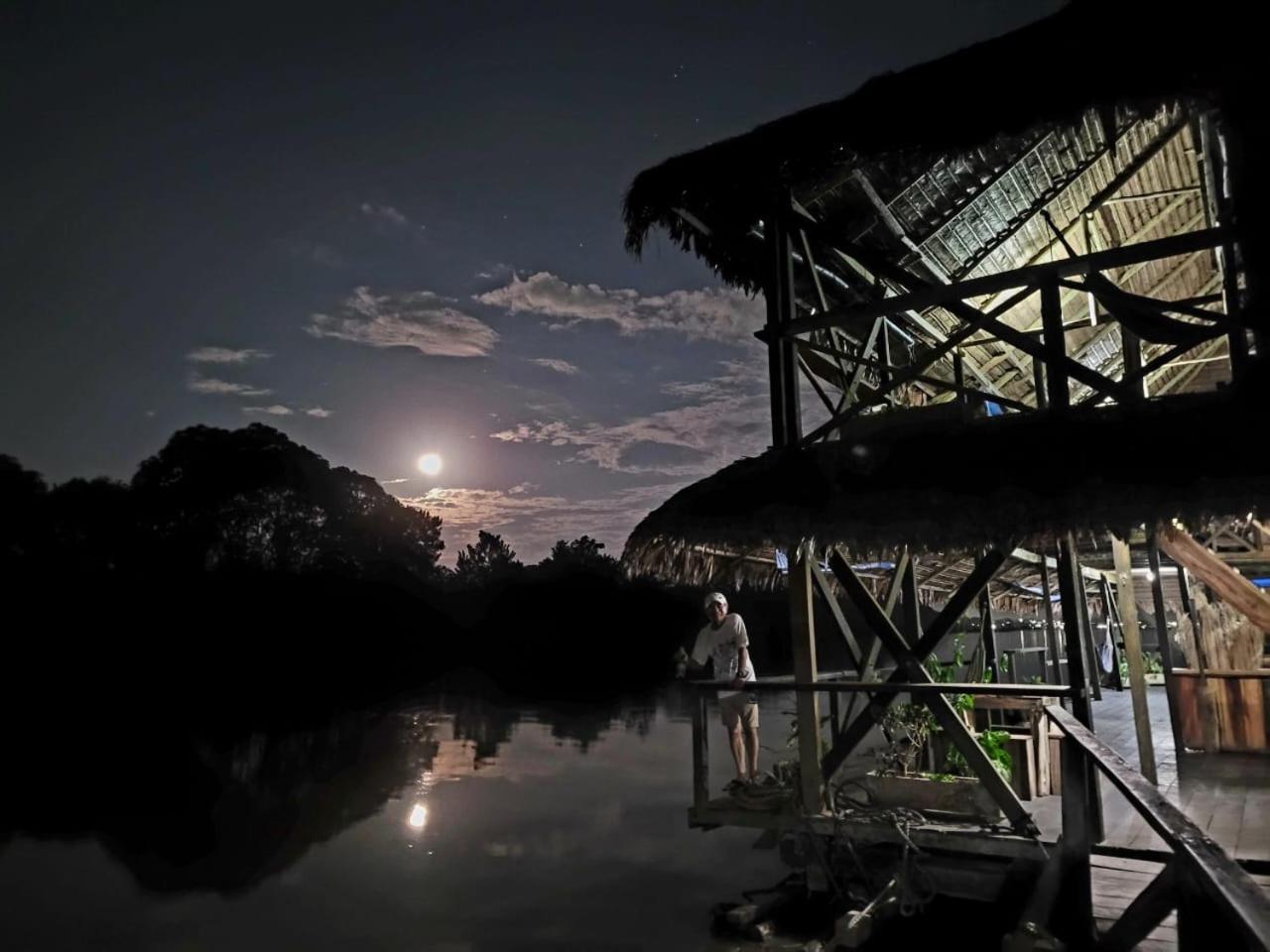 Cabana Flotante Kurupira Летисия Экстерьер фото