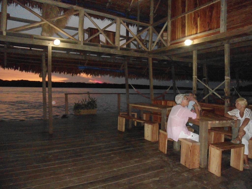 Cabana Flotante Kurupira Летисия Экстерьер фото