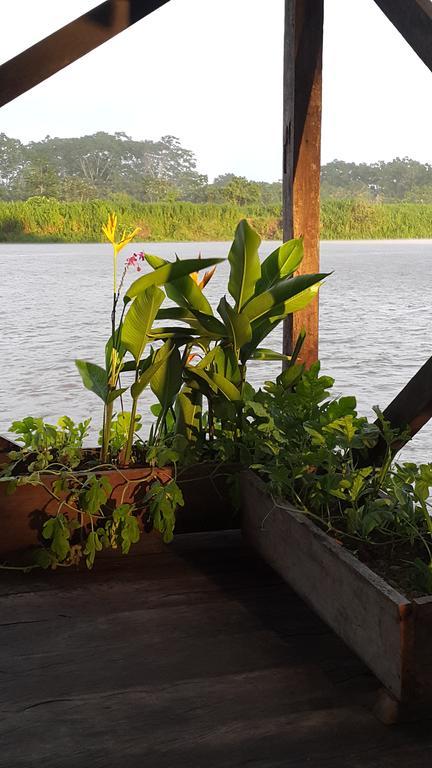 Cabana Flotante Kurupira Летисия Экстерьер фото