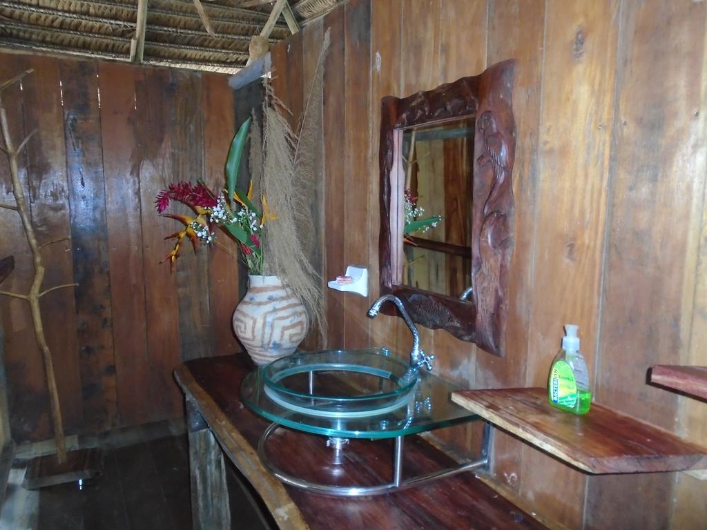 Cabana Flotante Kurupira Летисия Экстерьер фото